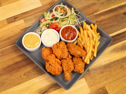 Chicken Box + frytki + surówka